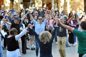 Sardanes a la Catedral: tradició i