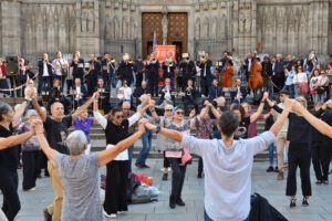 Sardanes a la Catedral: tradició i