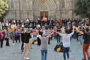 Sardanes a la Catedral: tradició i