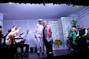 Els sense cor: Tots dalt de l'escenari